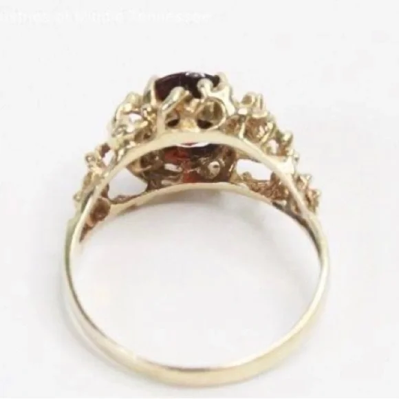 10KP GTR Yellow Gold Garnet w/ Diamond accents Ring Size 8 - Picture 2 of 4